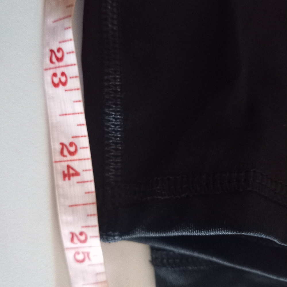 PowerHold® High-Waisted LeggingThe high-waisted legging - Picture 6 of 9